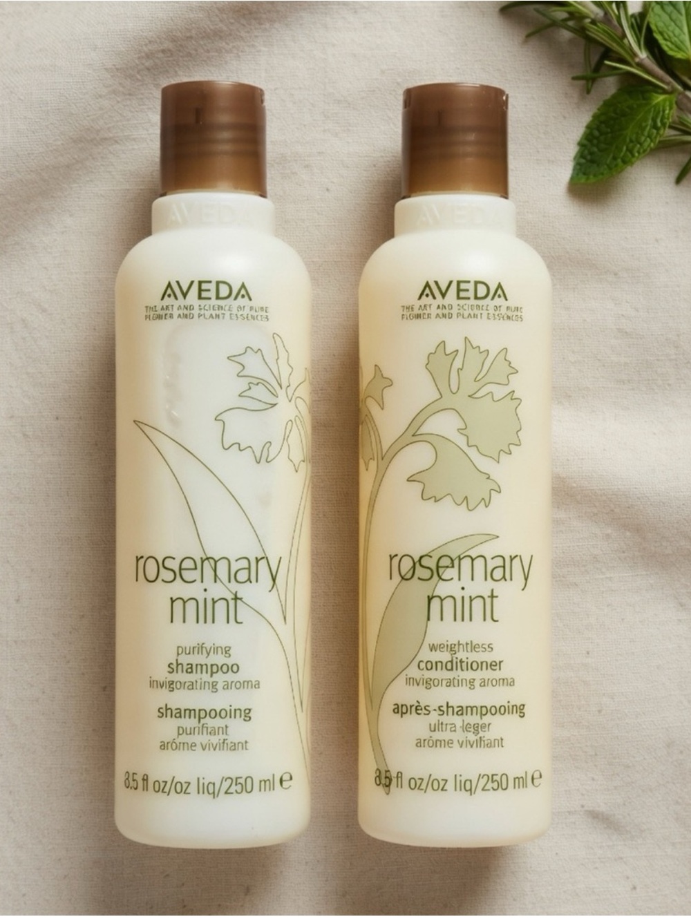 NEW! Aveda Rosemary Mint Shampoo & Conditioner Bundle
Duo - 8.5 oz Full Size